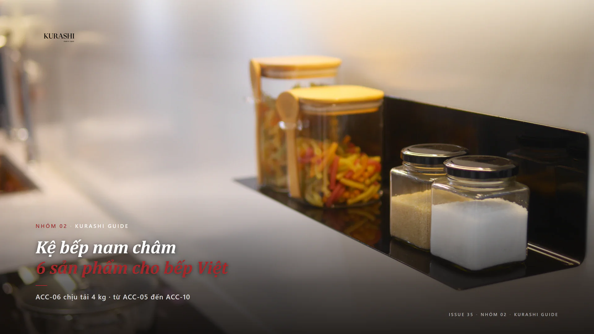 Kệ bếp nam châm Kurashi ACC-06 chịu tải 4 kg với 6 chai gia vị thủy tinh trên tấm ốp bếp